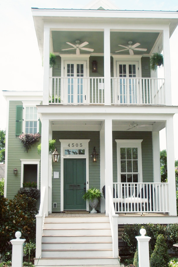 Green_Cottage_Living_Shot_Gun_House_New_Orleans_Lettered_Cottage