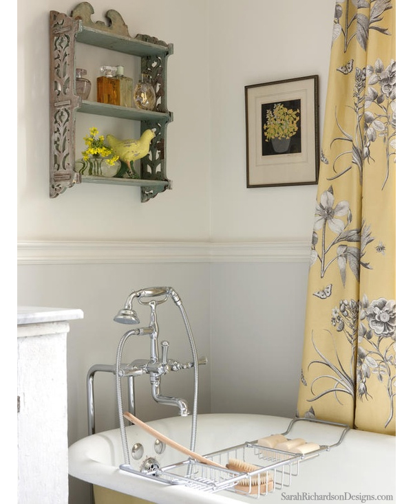 Sarah_Richardson_Designs_Yellow_Gray_Bathroom_1