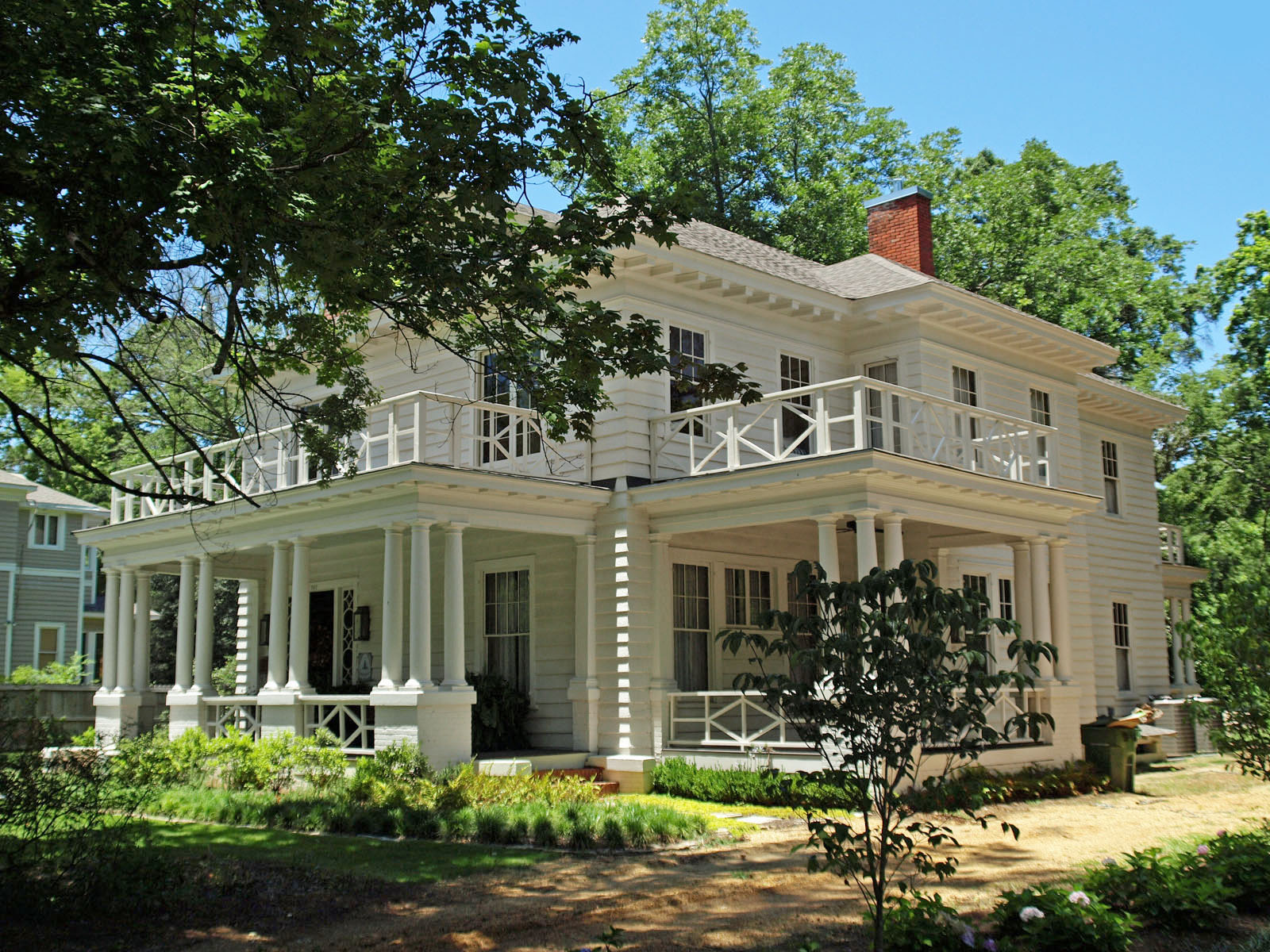 Southern Style House Tour (Part 1) - The Lettered Cottage