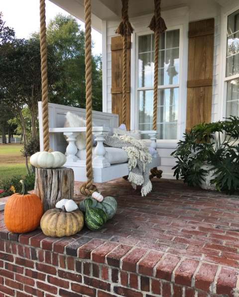 CindiMC.IvoryHome on Instagram | Fall Front Porch Swing